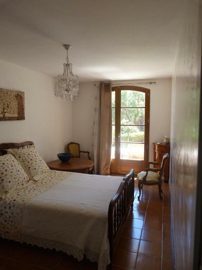 Bed and Breakfast Chez Nous Кассі Екстер'єр фото